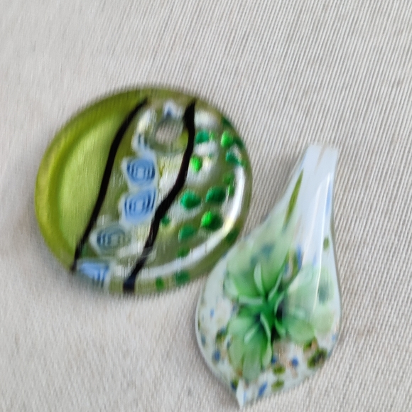 Vintage lamp work and millefiori pendants - Picture 9 of 13